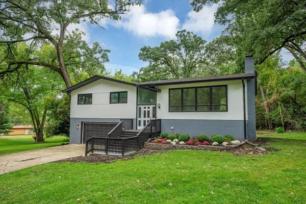 $3,500 | 1001 Oak Lane, Algonquin, IL 60102