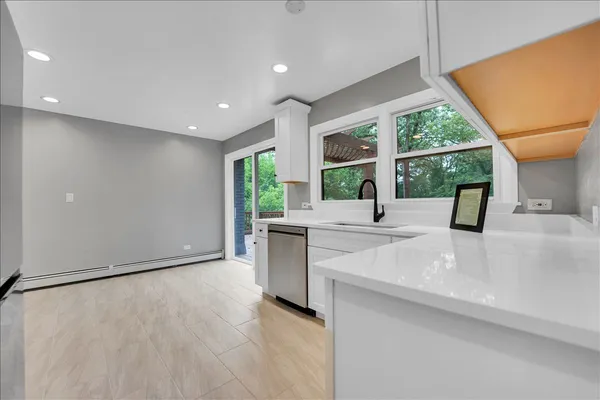 $3,500 | 1001 Oak Lane, Algonquin, IL 60102