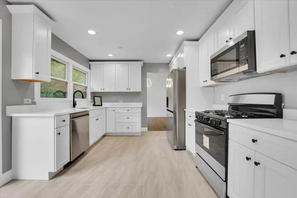 $3,500 | 1001 Oak Lane, Algonquin, IL 60102