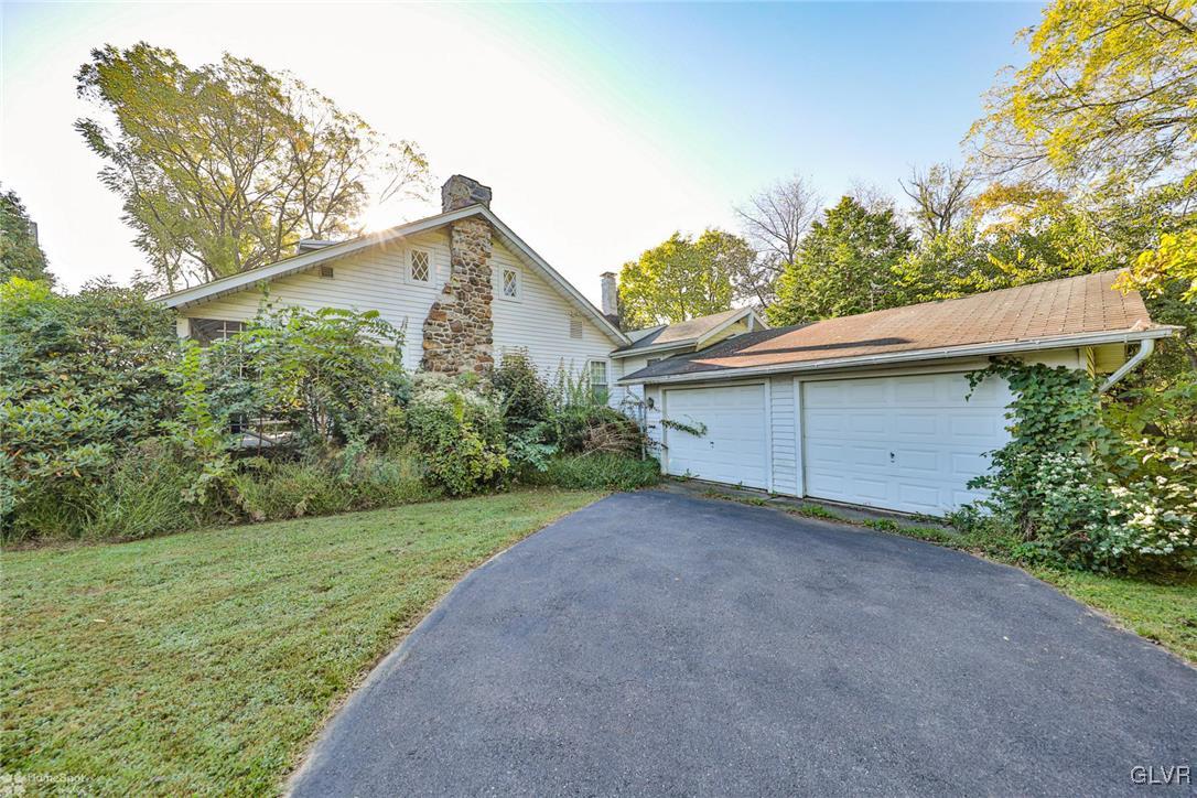 1240 Overlook Road Whitehall, PA 18052 - Photo 30 of 34 Gallery Image 30