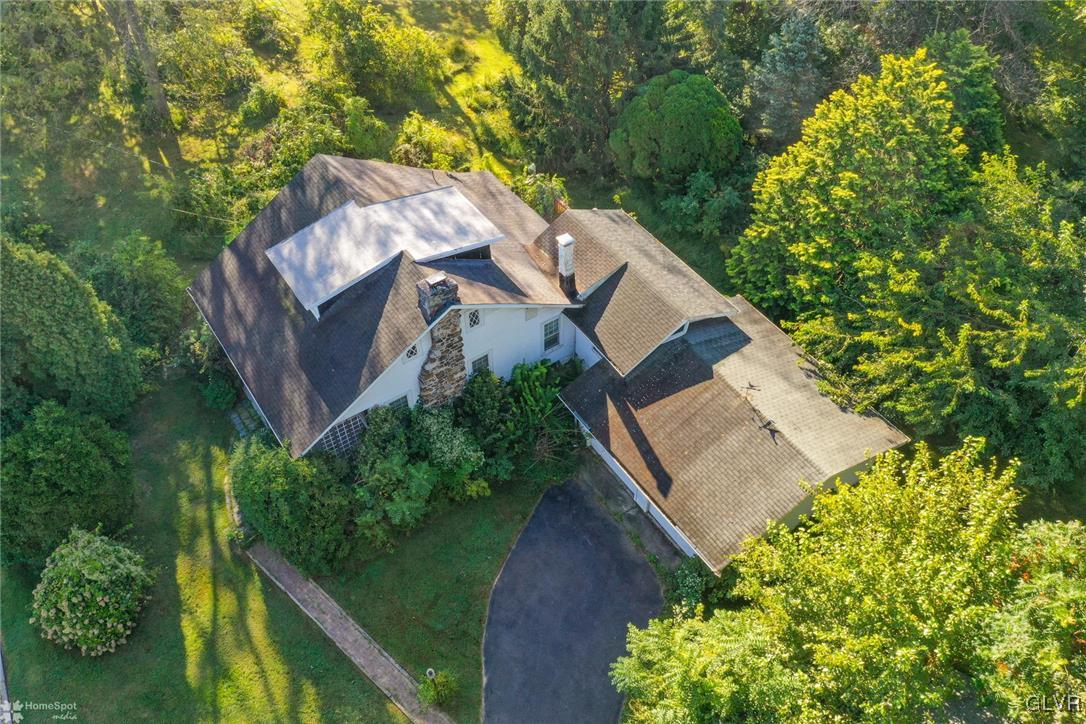 1240 Overlook Road Whitehall, PA 18052 - Photo 3 of 34 Gallery Image 3