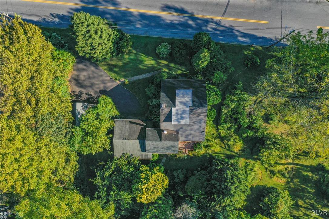 1240 Overlook Road Whitehall, PA 18052 - Photo 5 of 34 Gallery Image 5