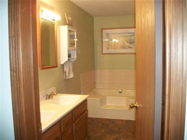 11422 Devils Creek Road Blue Grass, IA 52726 - Photo 10 of 18 Gallery Image 10