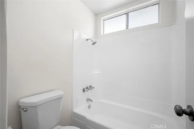 $1,900 | 1111 East Lexington Drive, Unit 209, Glendale, CA 91206