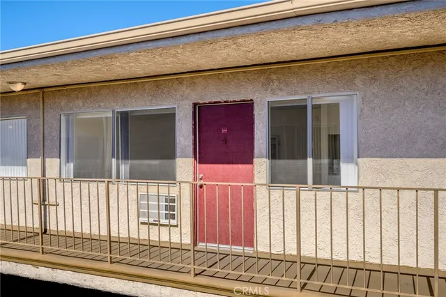 $1,900 | 1111 East Lexington Drive, Unit 209, Glendale, CA 91206