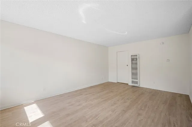 $1,900 | 1111 East Lexington Drive, Unit 209, Glendale, CA 91206