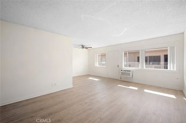 $1,900 | 1111 East Lexington Drive, Unit 209, Glendale, CA 91206