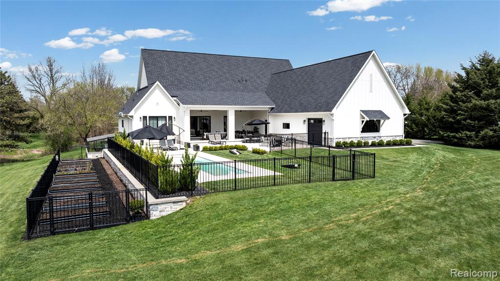 8439 Holcomb Road Clarkston, MI 48348 - Photo 6 of 64