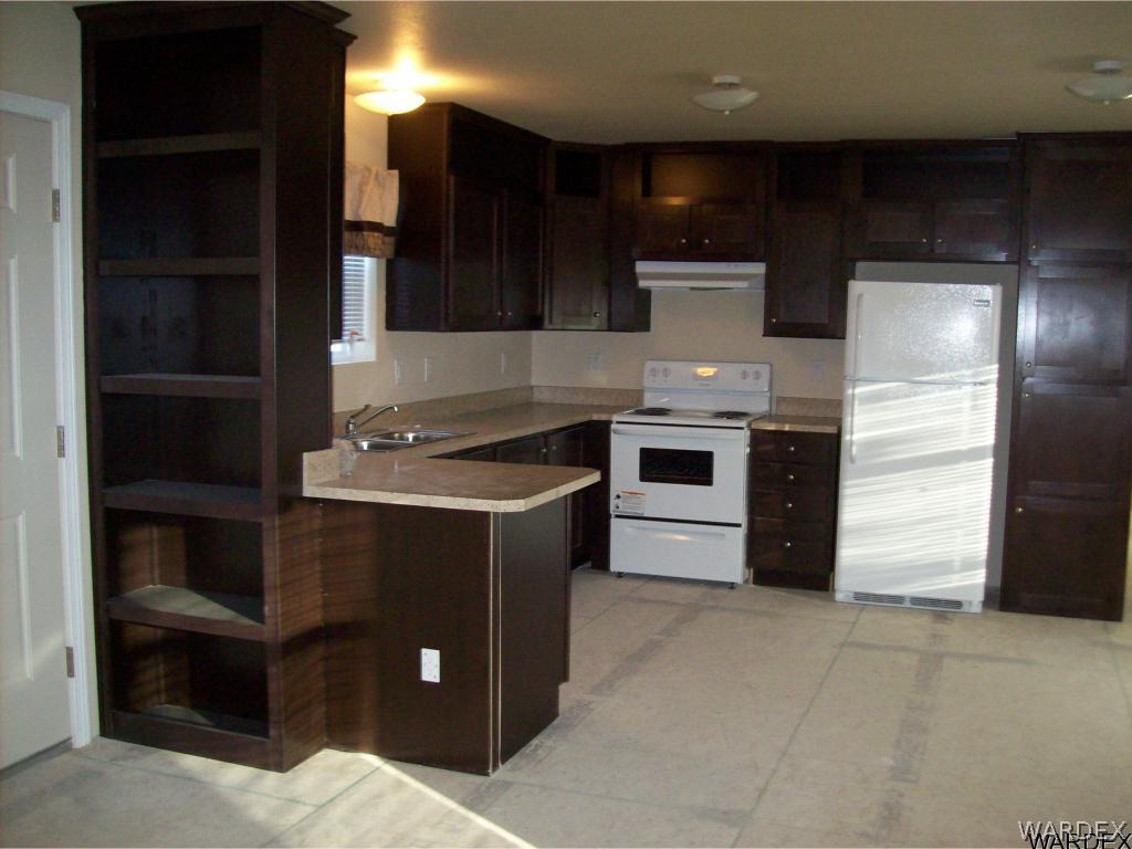 1694 Greer Road Golden Valley, AZ 86413 - Photo 4 of 11 kitchen