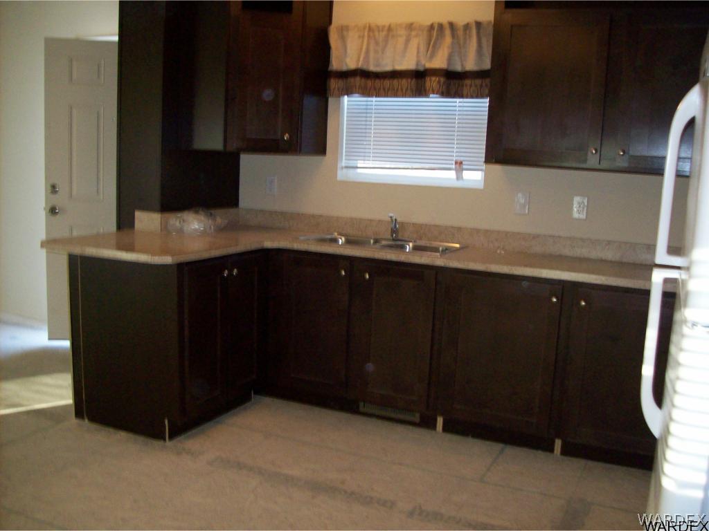 1694 Greer Road Golden Valley, AZ 86413 - Photo 5 of 11 kitchen