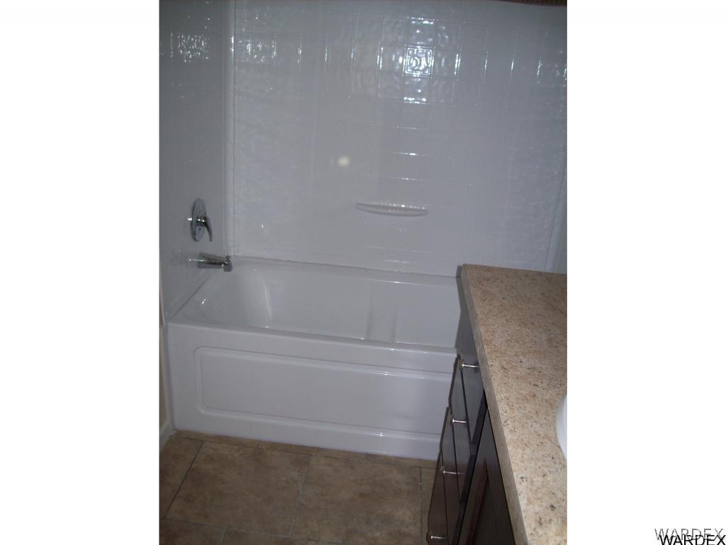 1694 Greer Road Golden Valley, AZ 86413 - Photo 8 of 11 master showerbath