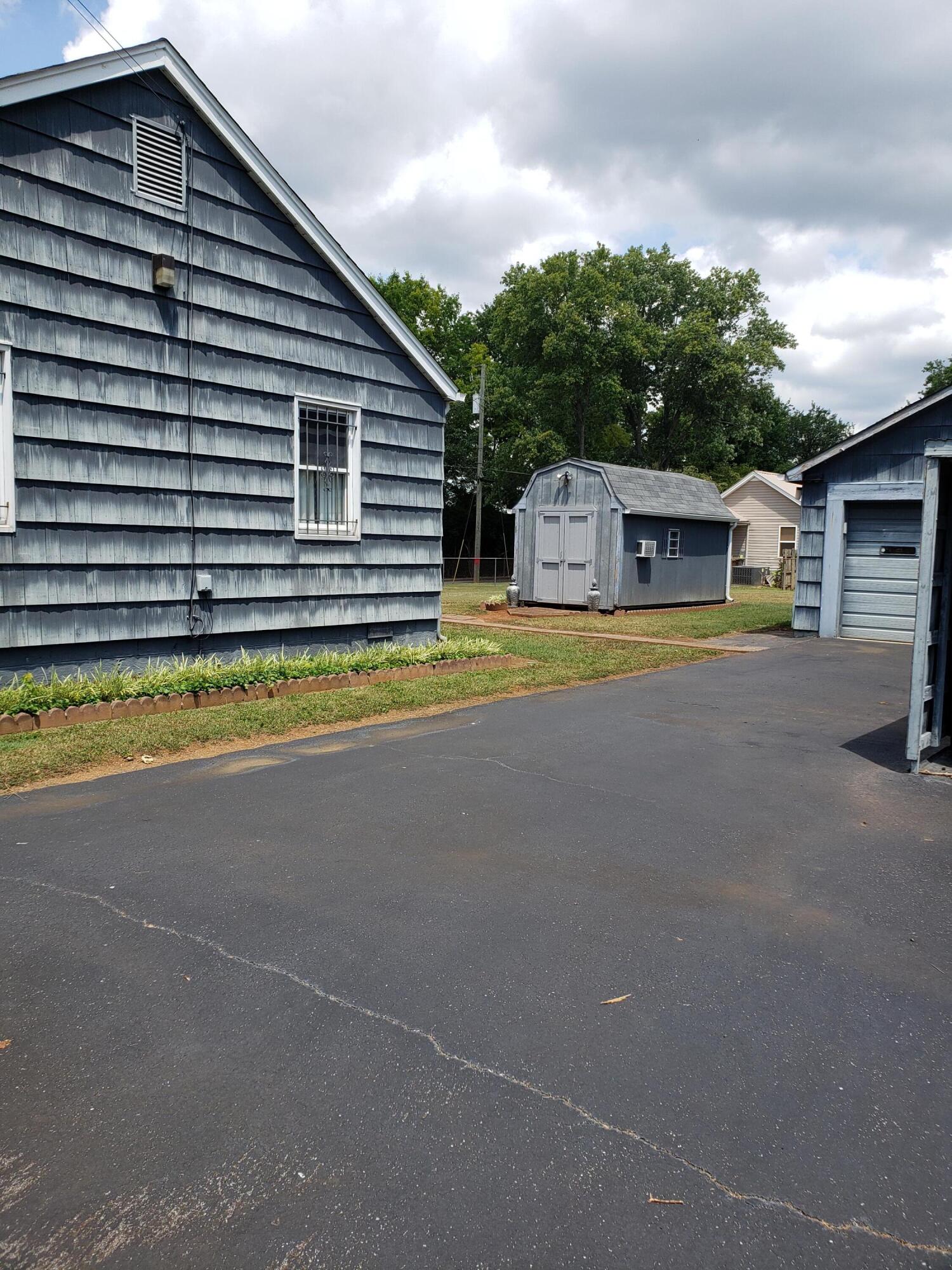 2617 Sun Valley Road Knoxville, TN 37921 - Photo 3 of 10 air conditioned workshop