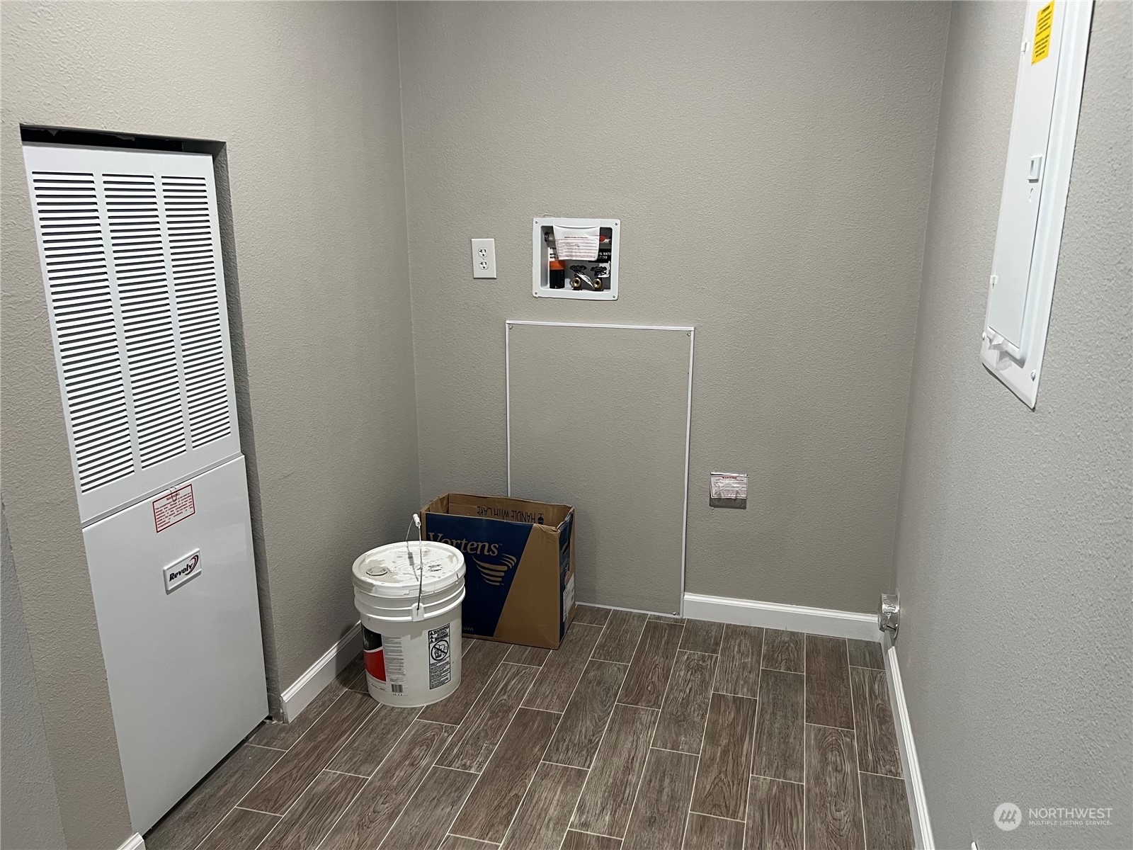 2610 Calawah Way, Unit 44 Forks, WA 98331 - Photo 4 of 12 a bathroom with a toilet and a window