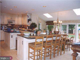 1 Robin Road Moorestown, NJ 08057 - Photo 3 of 6