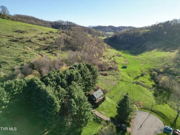 $230,000 | 401 Plymouth Hollow Road, North Tazewell, VA 24630