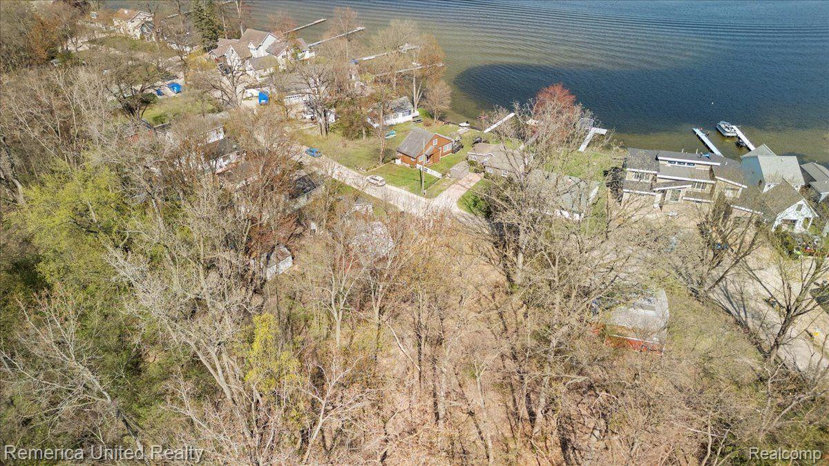 9623 Winston Road Pinckney, MI 48169 - Photo 11 of 19 Gallery Image 11