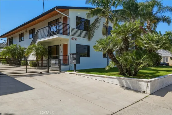$2,850 | 4971 Kester Avenue, Unit 4, Sherman Oaks, CA 91403