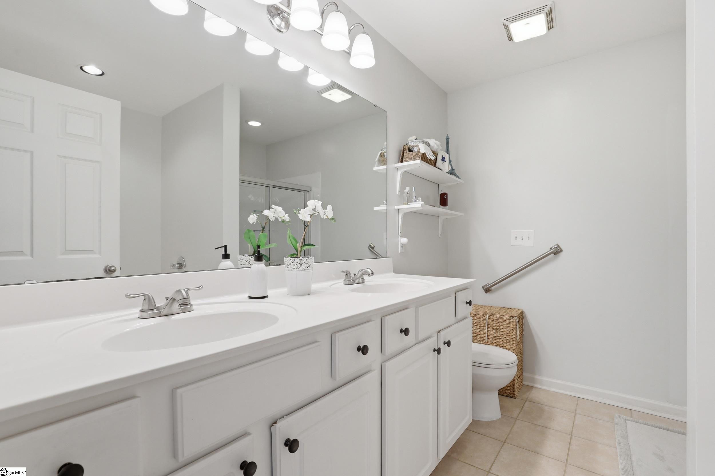 111 Woodvale Avenue Fountain Inn, SC 29644 - Photo 15 of 32