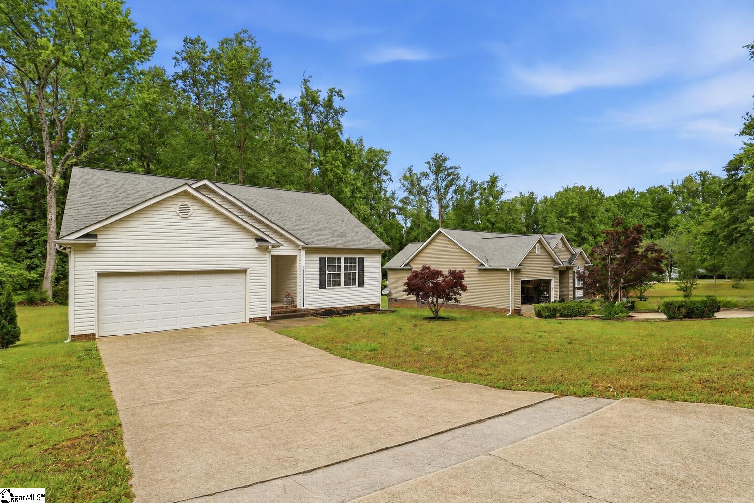 111 Woodvale Avenue Fountain Inn, SC 29644 - Photo 2 of 32