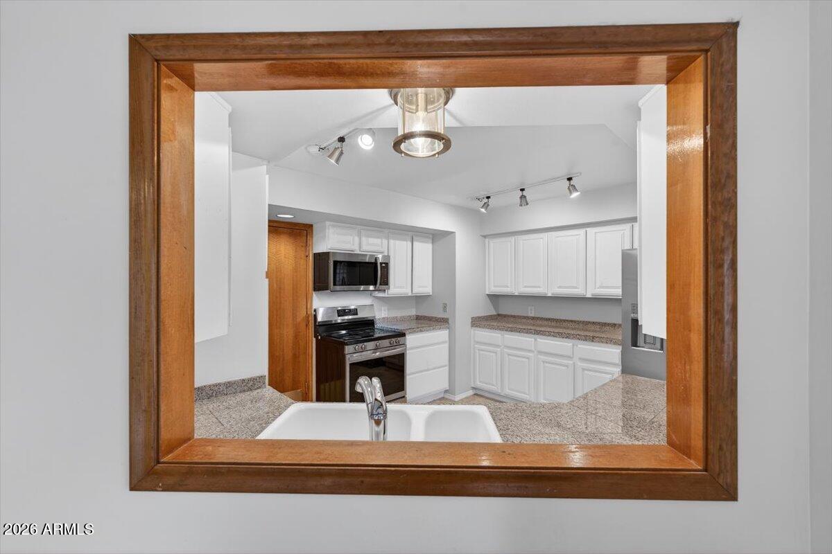 5750 North 10th Street, Unit 5 Phoenix, AZ 85014 - Photo 5 of 39 11-A747017