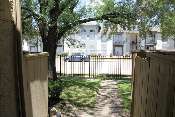 $121,000 | 9303 Pagewood Lane, Houston, TX 77063