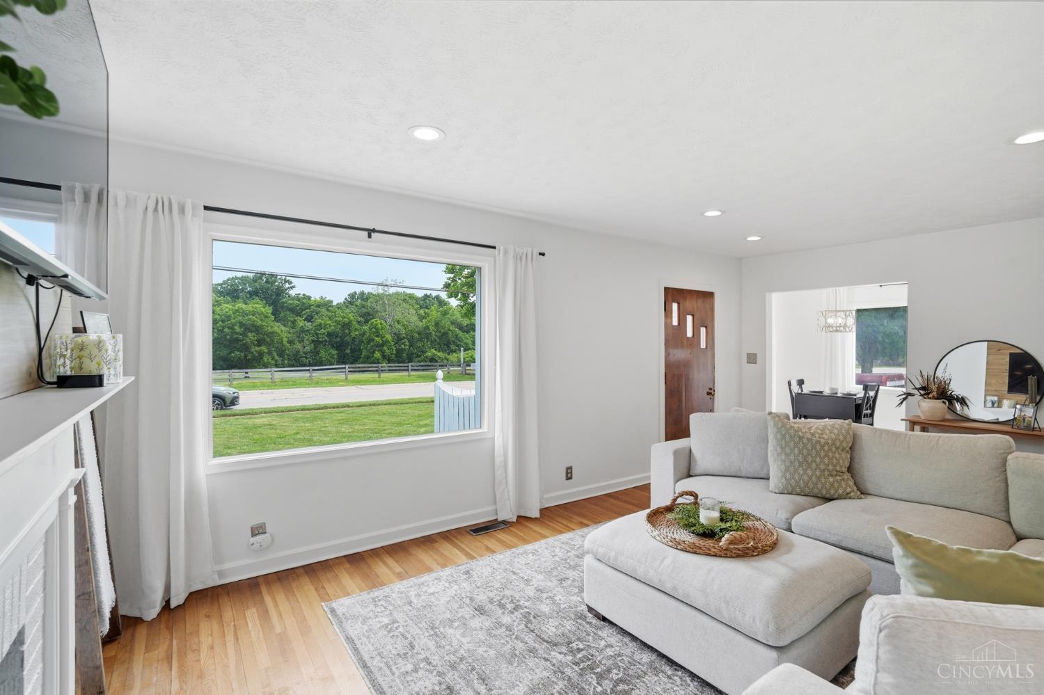 561 Columbia Road Hamilton, OH 45013 - Photo 6 of 47