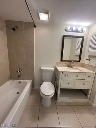 $1,200 | 5305 Summerlin Road, Unit 507, Fort Myers, FL 33919