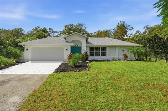 $3,300 | 391 8th Street Southeast, Naples, FL 34117
