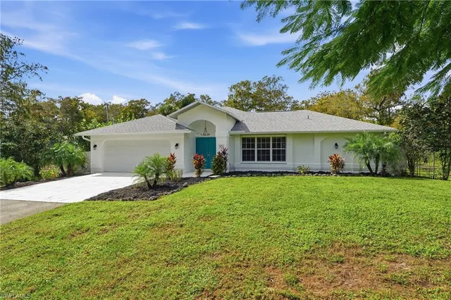 $3,300 | 391 8th Street Southeast, Naples, FL 34117