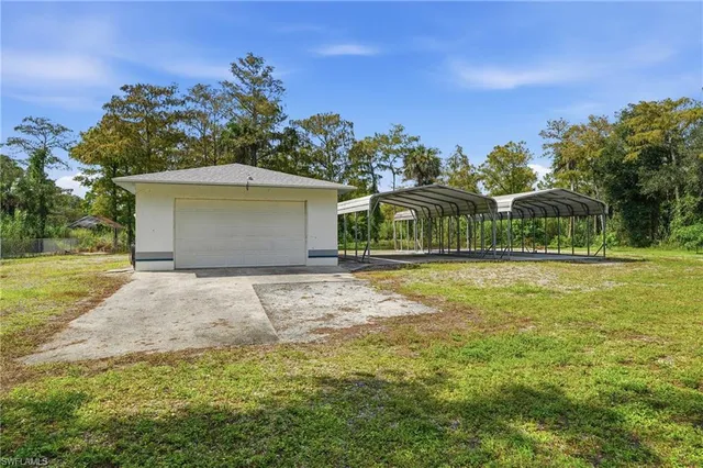 $3,300 | 391 8th Street Southeast, Naples, FL 34117