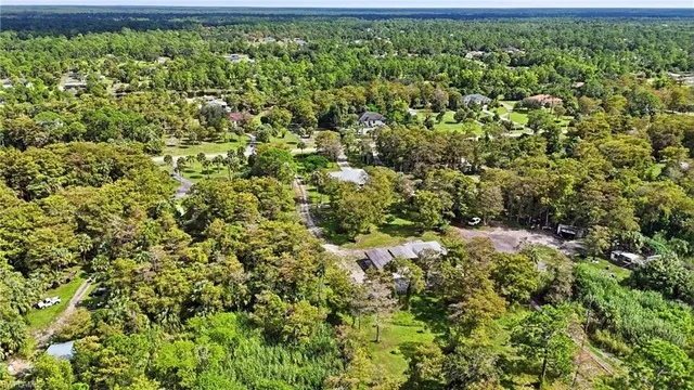 $3,300 | 391 8th Street Southeast, Naples, FL 34117