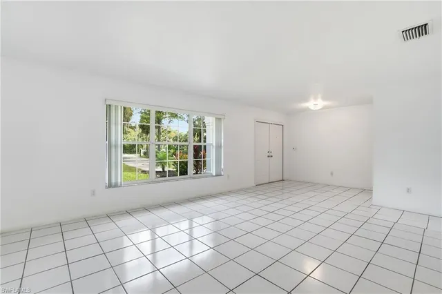 $3,300 | 391 8th Street Southeast, Naples, FL 34117