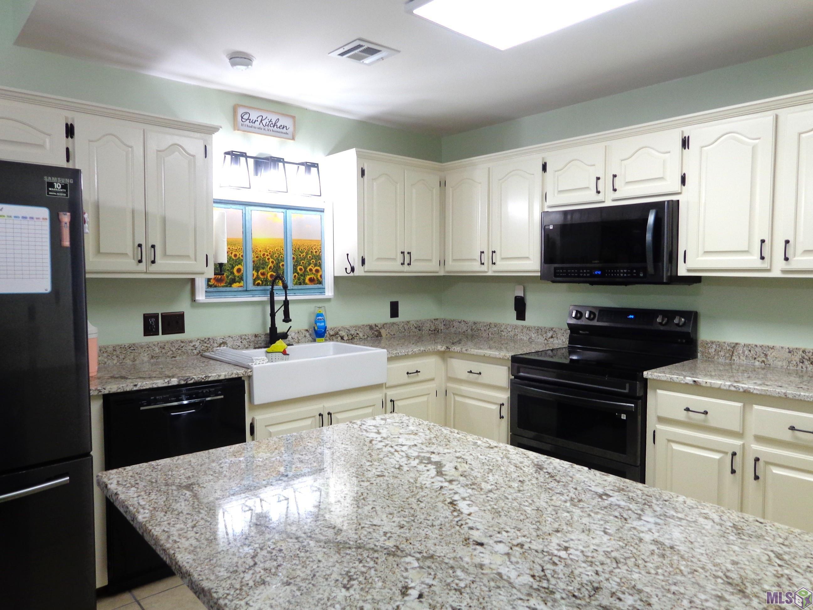 1991 St Louis Canal Road Houma, LA 70364 - Photo 10 of 21 KITCHEN