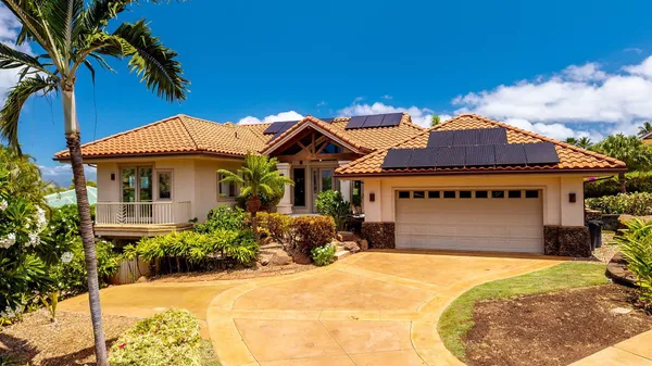 $3,890,000 | 250 Akia Place, Lahaina, HI 96761