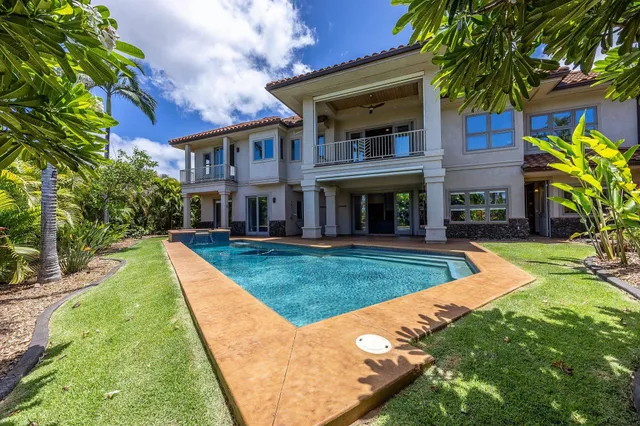 $3,890,000 | 250 Akia Place, Lahaina, HI 96761