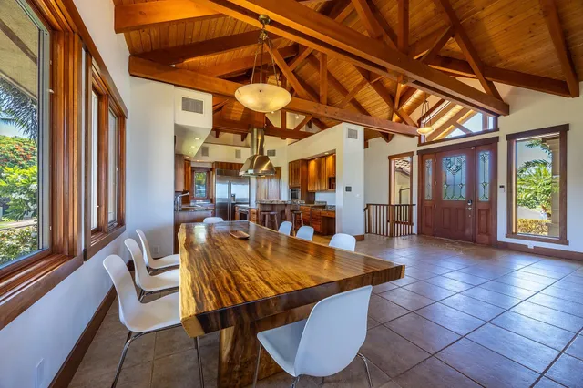 $3,890,000 | 250 Akia Place, Lahaina, HI 96761