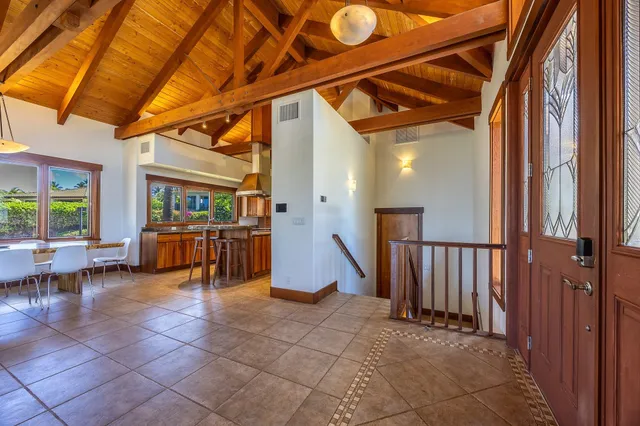 $3,890,000 | 250 Akia Place, Lahaina, HI 96761
