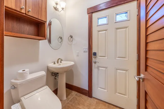 $3,890,000 | 250 Akia Place, Lahaina, HI 96761