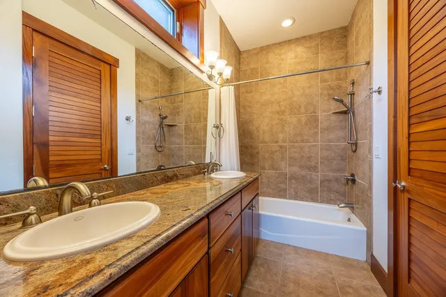 $3,890,000 | 250 Akia Place, Lahaina, HI 96761