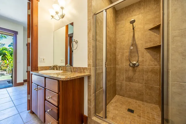 $3,890,000 | 250 Akia Place, Lahaina, HI 96761