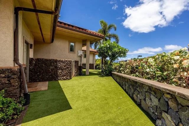 $3,890,000 | 250 Akia Place, Lahaina, HI 96761