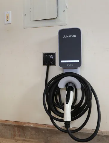 $3,890,000 | 250 Akia Place, Lahaina, HI 96761