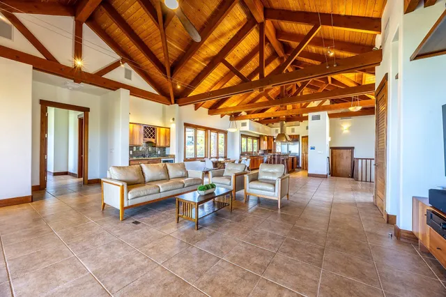$3,890,000 | 250 Akia Place, Lahaina, HI 96761
