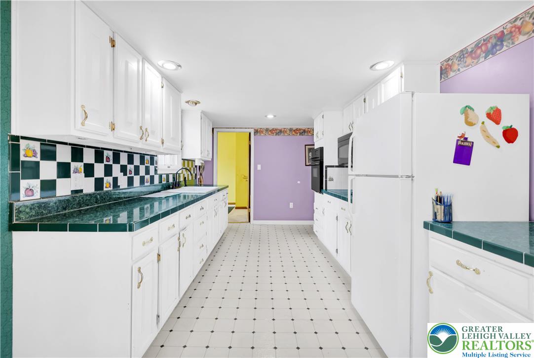 1335 Stonesthrow Road Bethlehem, PA 18015 - Photo 13 of 35