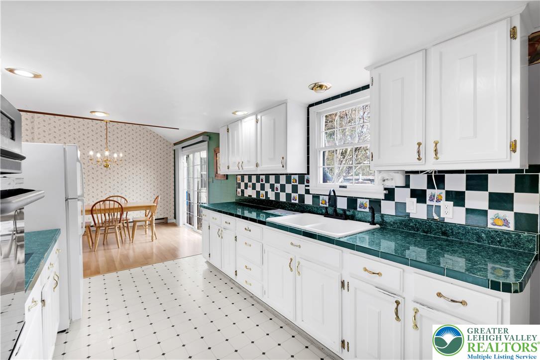 1335 Stonesthrow Road Bethlehem, PA 18015 - Photo 14 of 35