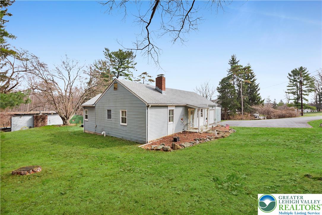 1335 Stonesthrow Road Bethlehem, PA 18015 - Photo 2 of 35