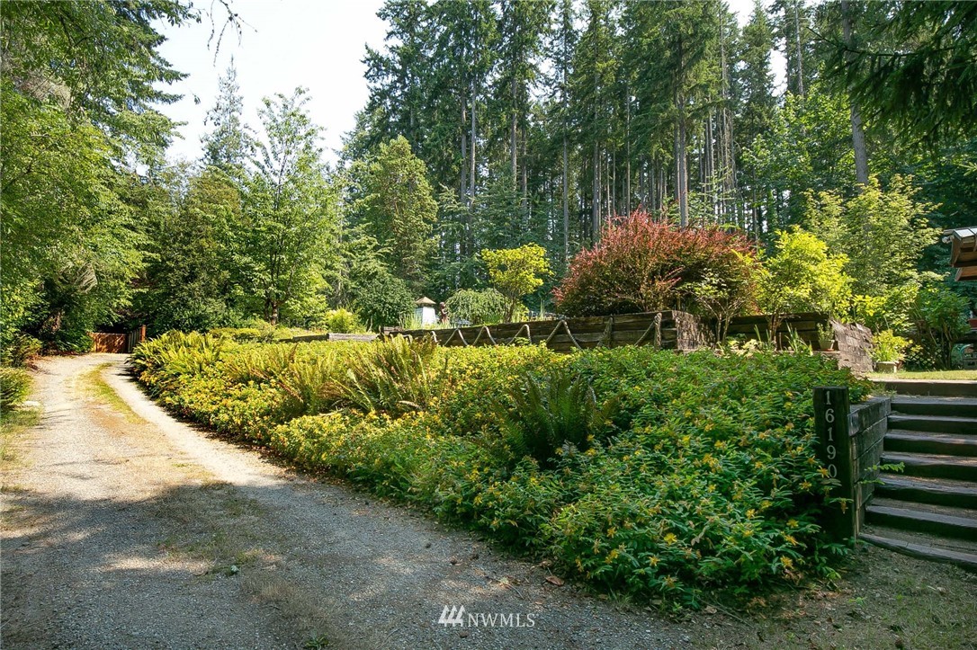 16190 Pearson Point Road Northeast Poulsbo, WA 98370 - Photo 3 of 33 Gallery Image 3