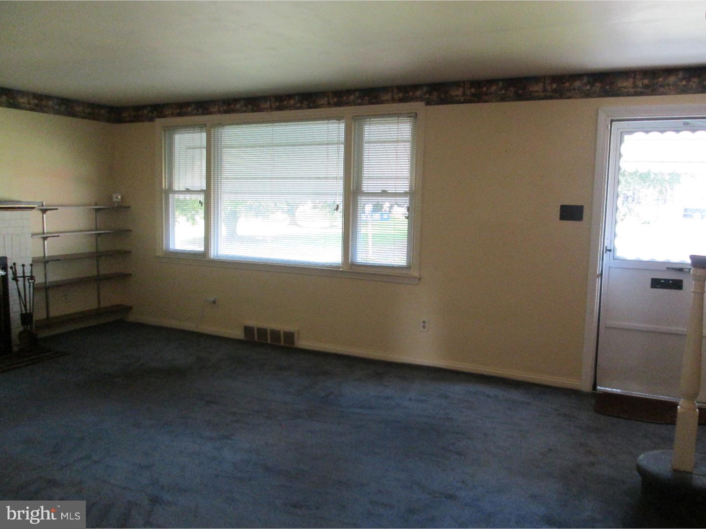 1301 Manor Road Lansdowne, PA 19050 - Photo 6 of 25 Living Room