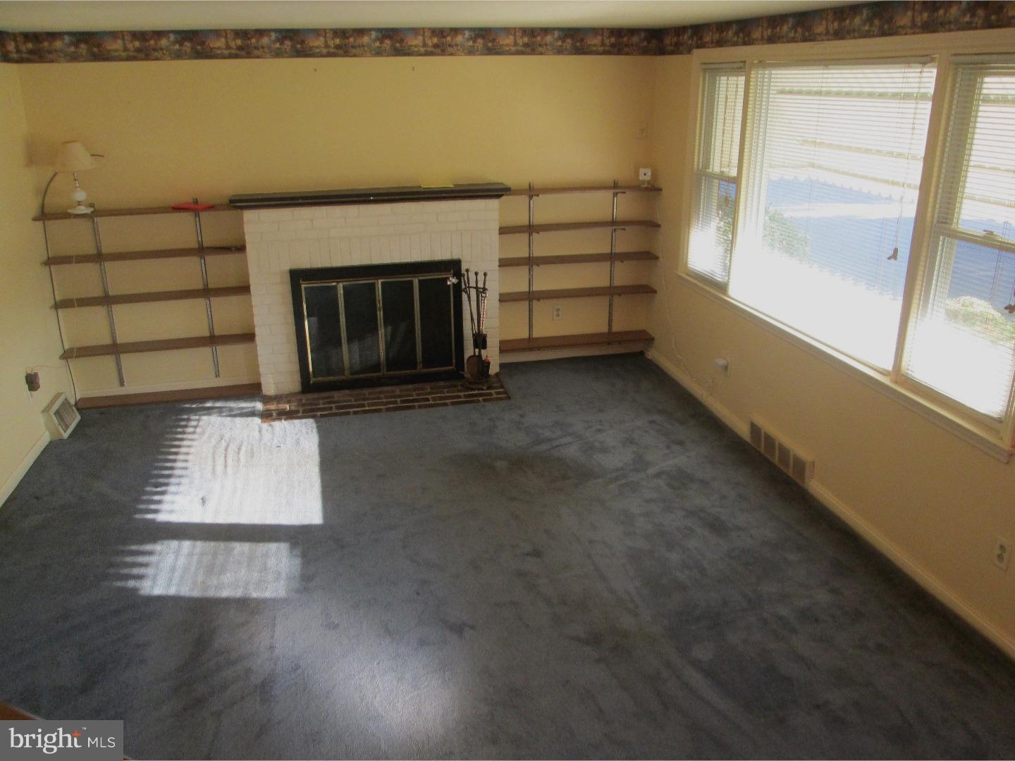 1301 Manor Road Lansdowne, PA 19050 - Photo 7 of 25 Living Room