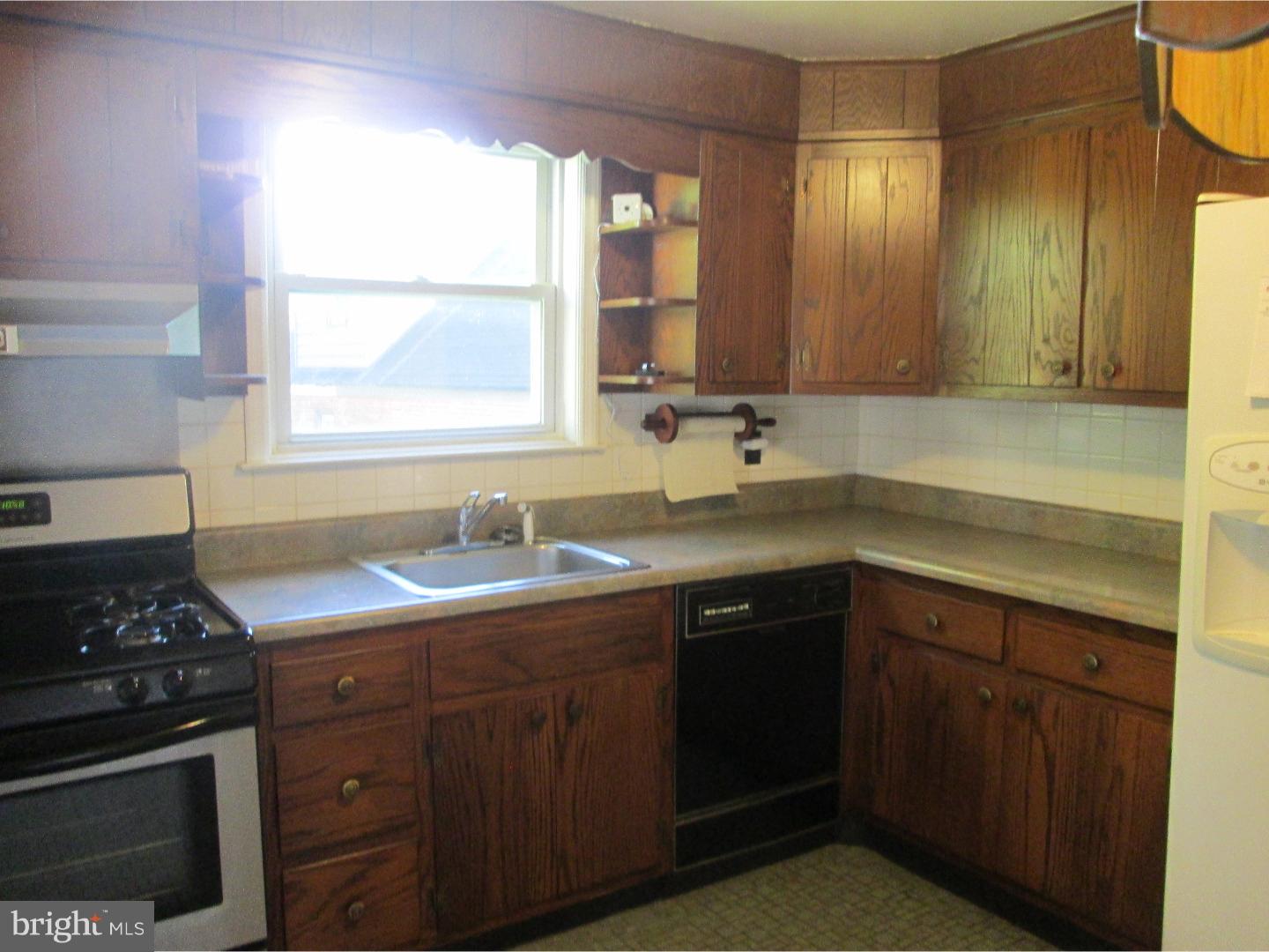 1301 Manor Road Lansdowne, PA 19050 - Photo 10 of 25 Kitchen